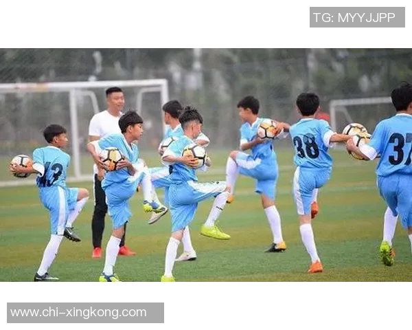 拉玛足球青训营助力青少年成长打造未来足球明星的摇篮